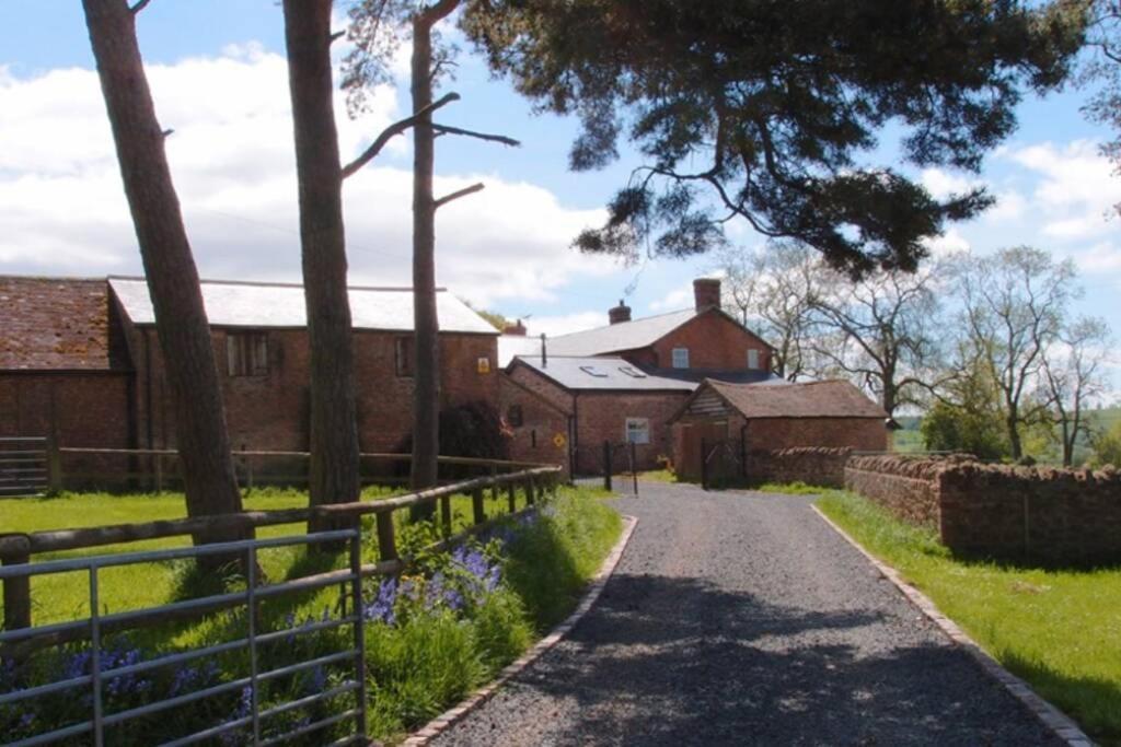 Upper Heath Farm - Stable Cottage Ludlow クレイブン・アームス エクステリア 写真