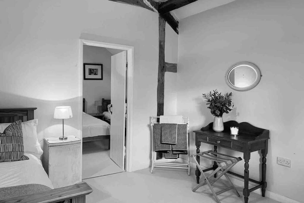 Upper Heath Farm - Stable Cottage Ludlow クレイブン・アームス エクステリア 写真