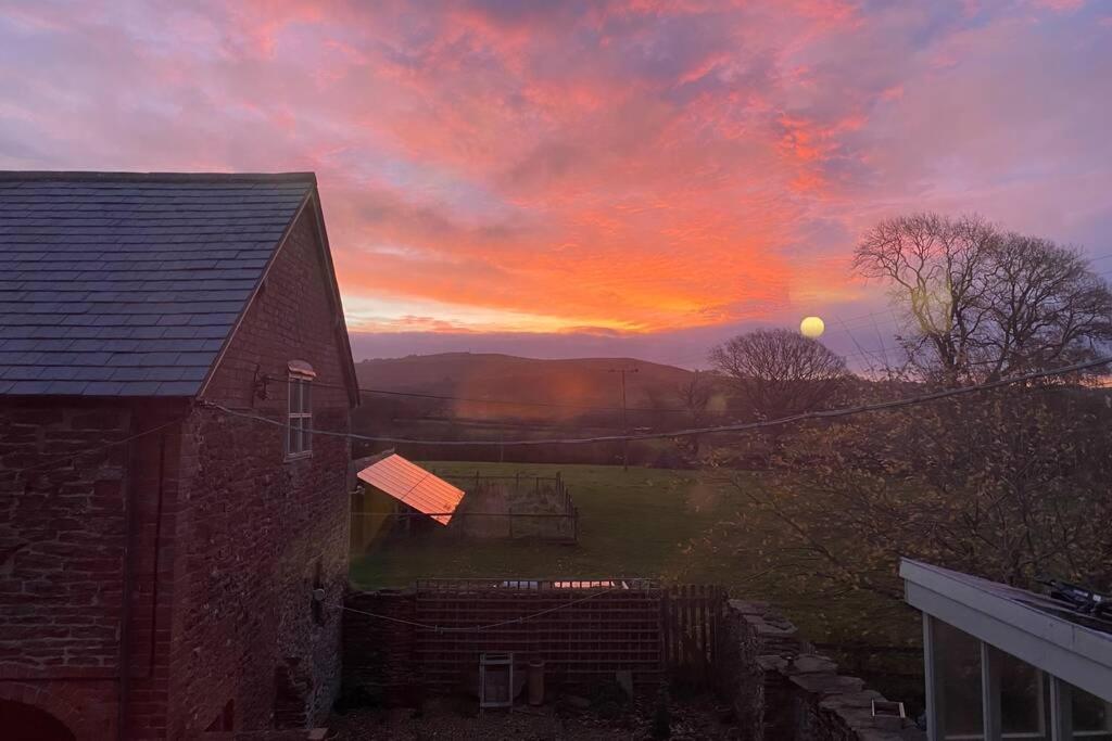 Upper Heath Farm - Stable Cottage Ludlow クレイブン・アームス エクステリア 写真