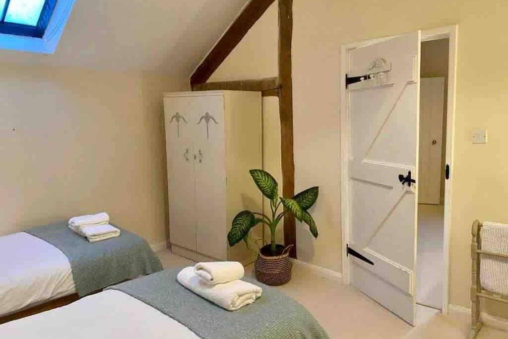 Upper Heath Farm - Stable Cottage Ludlow クレイブン・アームス エクステリア 写真